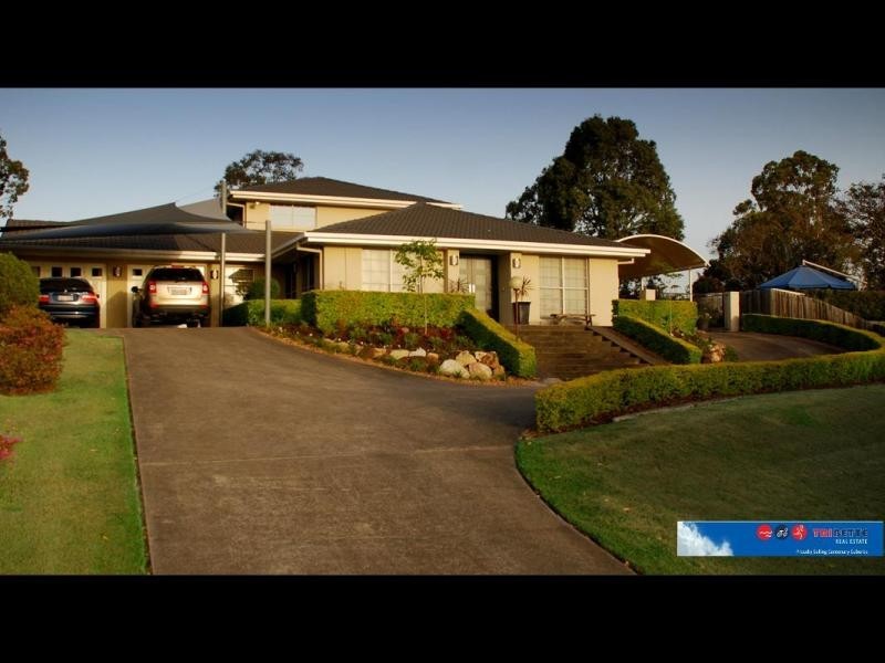 19 Buscall Ct, Sinnamon Park QLD 4073