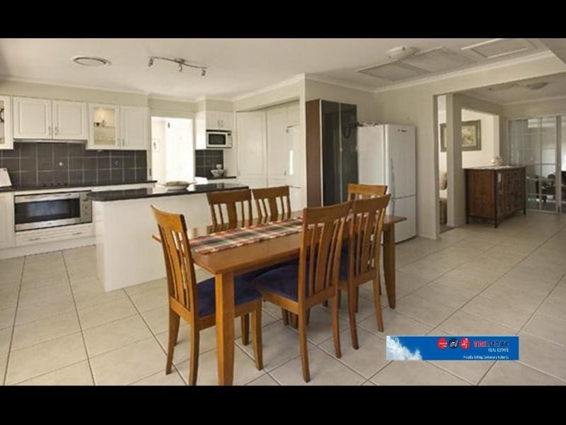 19 Buscall Ct, Sinnamon Park QLD 4073