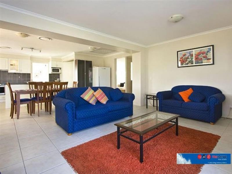 19 Buscall Ct, Sinnamon Park QLD 4073