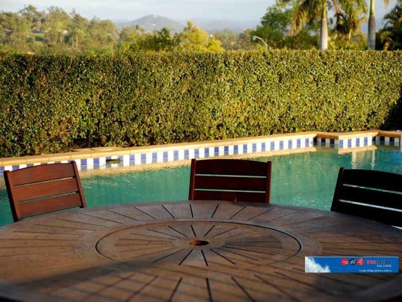 19 Buscall Ct, Sinnamon Park QLD 4073