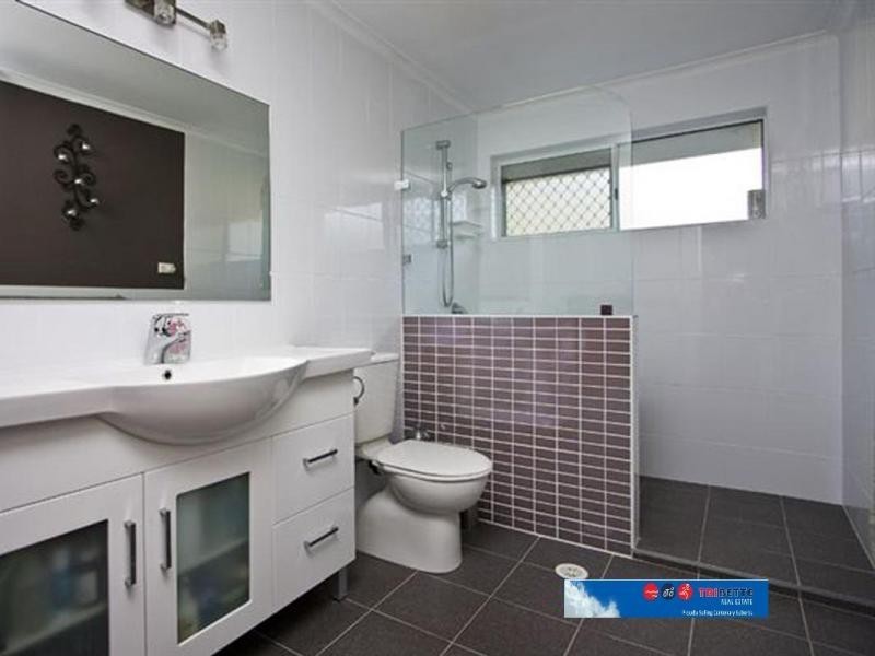 19 Buscall Ct, Sinnamon Park QLD 4073