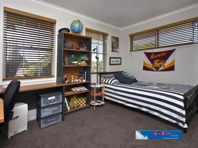 19 Buscall Ct, Sinnamon Park QLD 4073