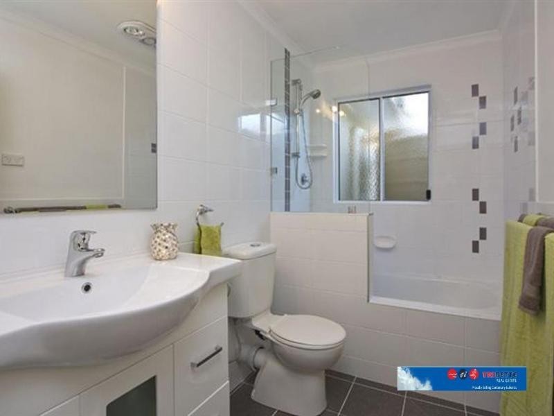 19 Buscall Ct, Sinnamon Park QLD 4073