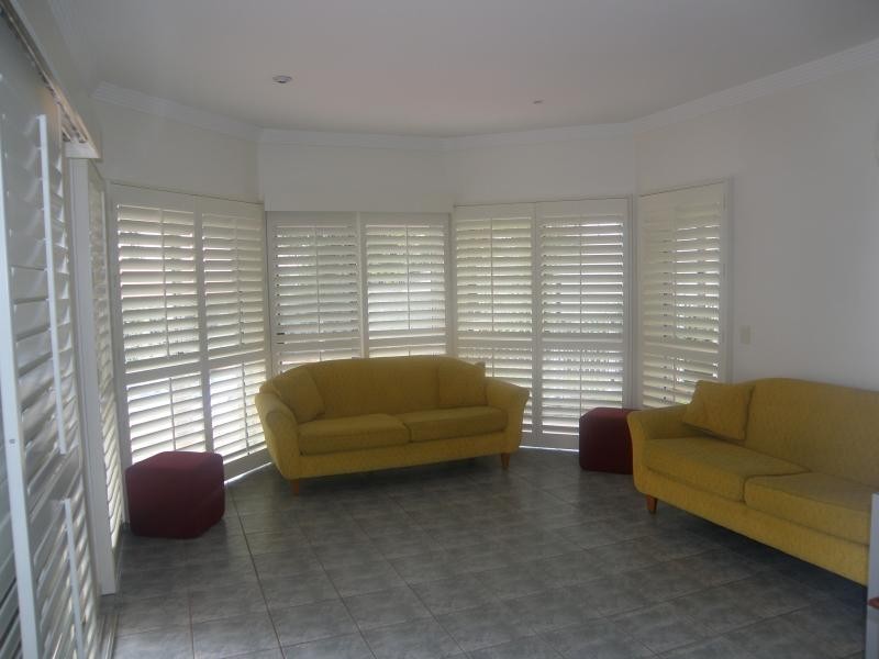 19 Bowles Street, Mount Ommaney QLD 4074