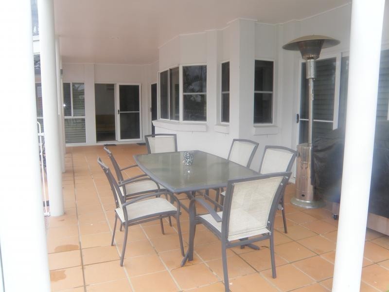 19 Bowles Street, Mount Ommaney QLD 4074