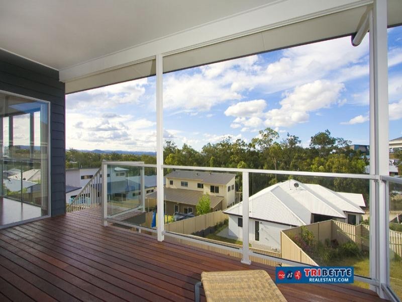 33 Goodenia Cr, Seventeen Mile Rocks QLD 4073