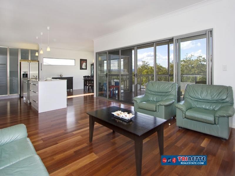 33 Goodenia Cr, Seventeen Mile Rocks QLD 4073