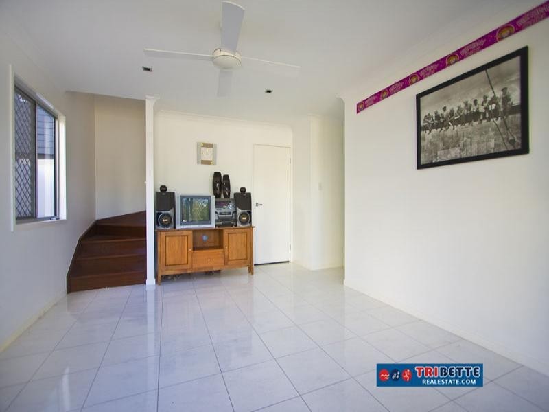 33 Goodenia Cr, Seventeen Mile Rocks QLD 4073