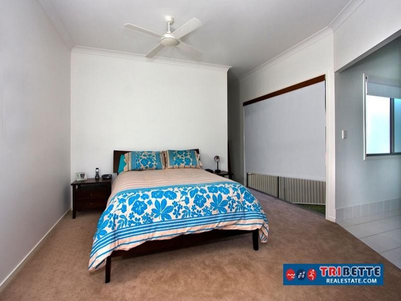 33 Goodenia Cr, Seventeen Mile Rocks QLD 4073