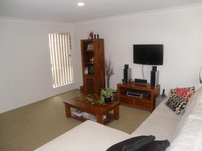 17 Chelsea PL, Forest Lake QLD 4078