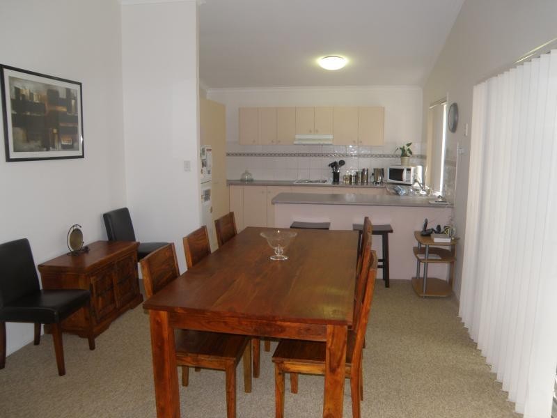 17 Chelsea PL, Forest Lake QLD 4078