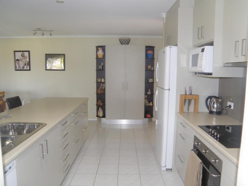 2 Tracy Place, Sinnamon Park QLD 4073