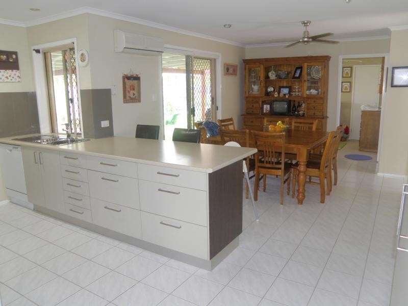 2 Tracy Place, Sinnamon Park QLD 4073