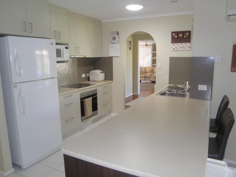 2 Tracy Place, Sinnamon Park QLD 4073