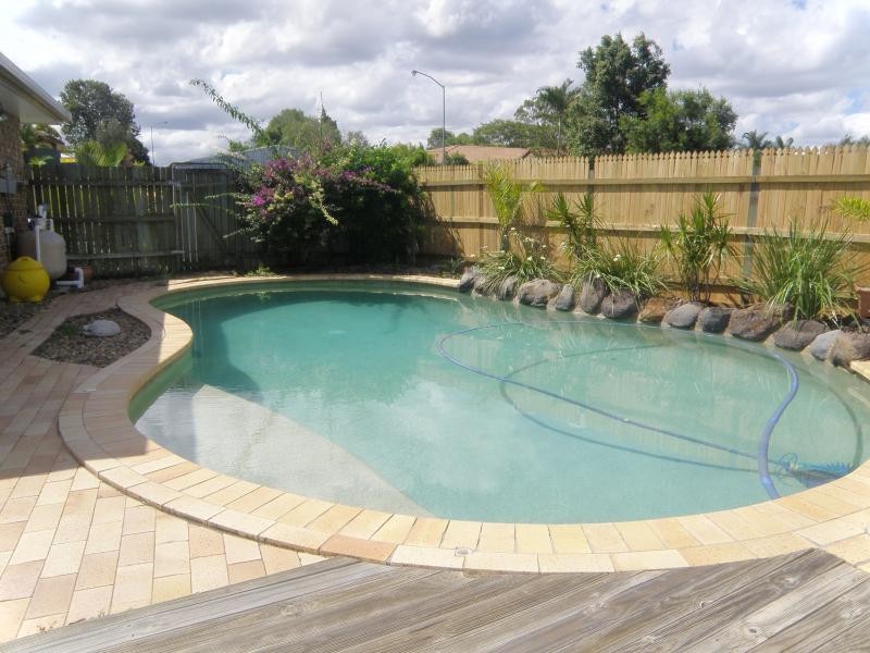 2 Tracy Place, Sinnamon Park QLD 4073