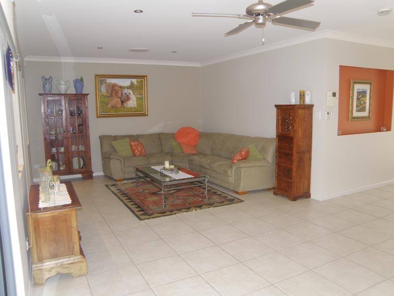 75 Edenbrooke Dr, Seventeen Mile Rocks QLD 4073