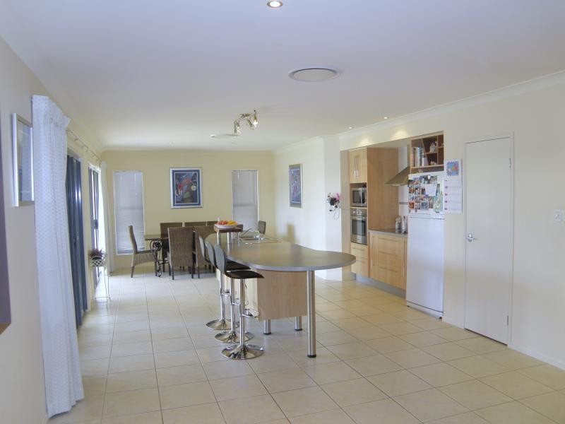 164 Edenbrooke Dr, Seventeen Mile Rocks QLD 4073