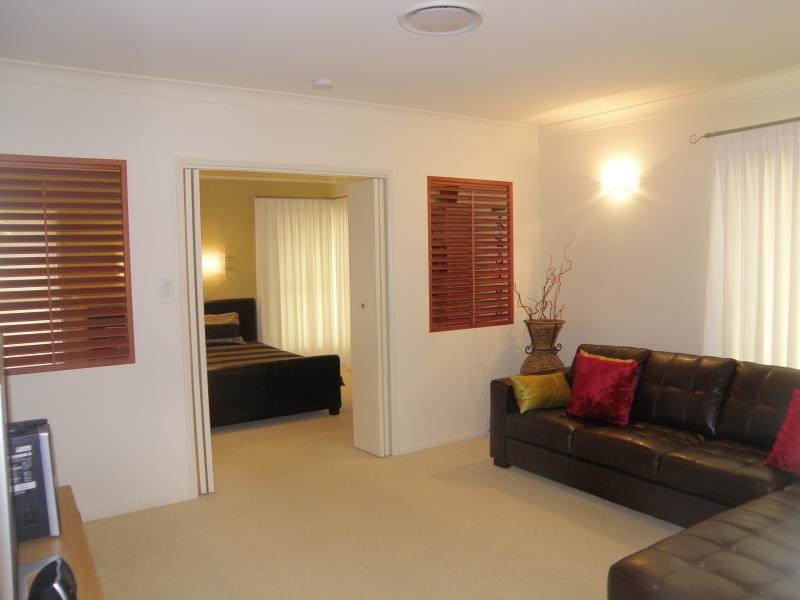 164 Edenbrooke Dr, Seventeen Mile Rocks QLD 4073