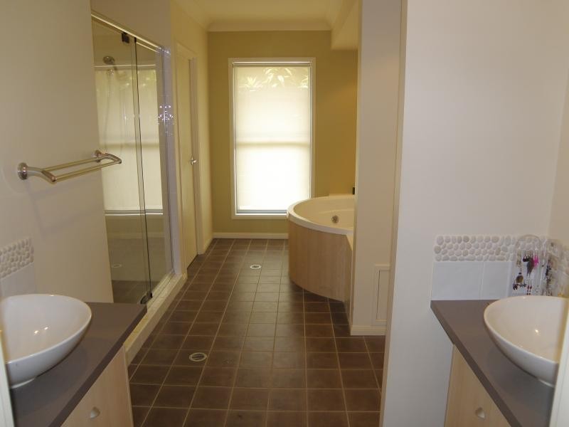 164 Edenbrooke Dr, Seventeen Mile Rocks QLD 4073