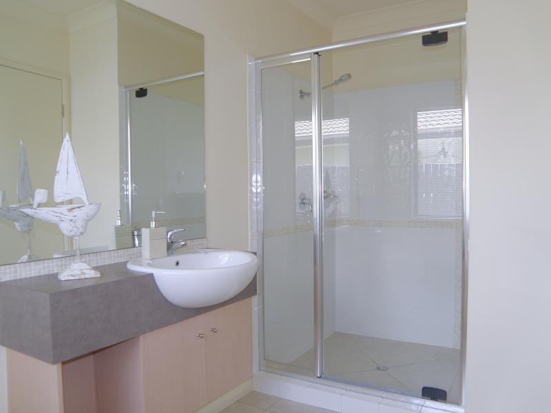 164 Edenbrooke Dr, Seventeen Mile Rocks QLD 4073