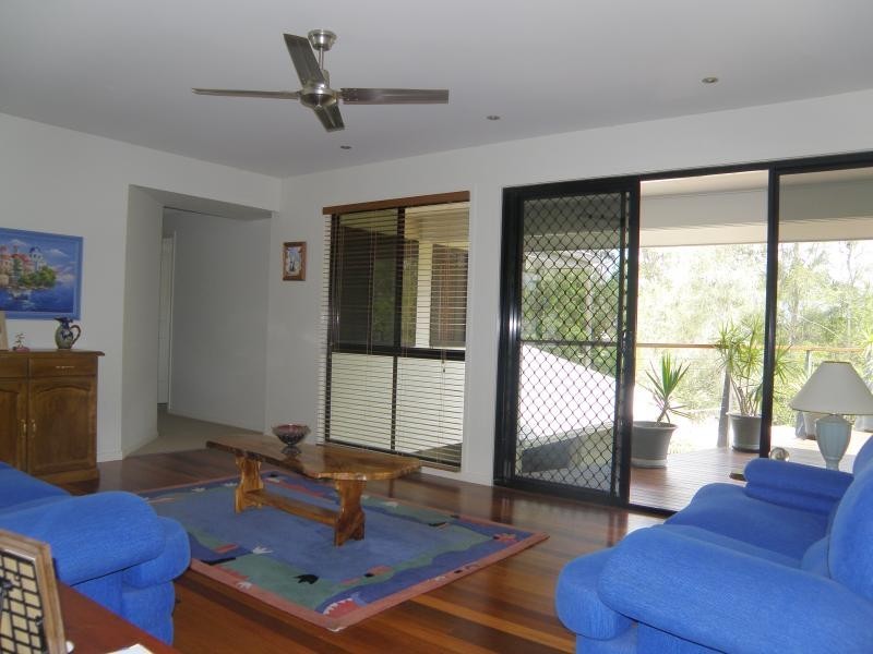 2 Brookeside Cr, Seventeen Mile Rocks QLD 4073