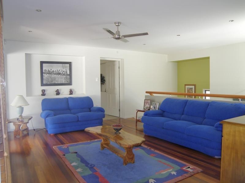 2 Brookeside Cr, Seventeen Mile Rocks QLD 4073