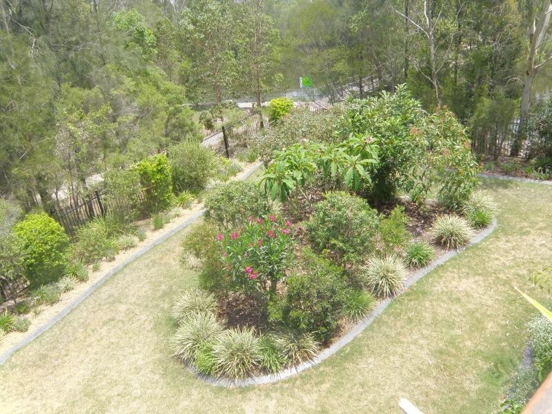 2 Brookeside Cr, Seventeen Mile Rocks QLD 4073