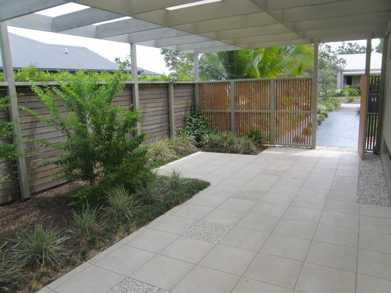 2 Brookeside Cr, Seventeen Mile Rocks QLD 4073
