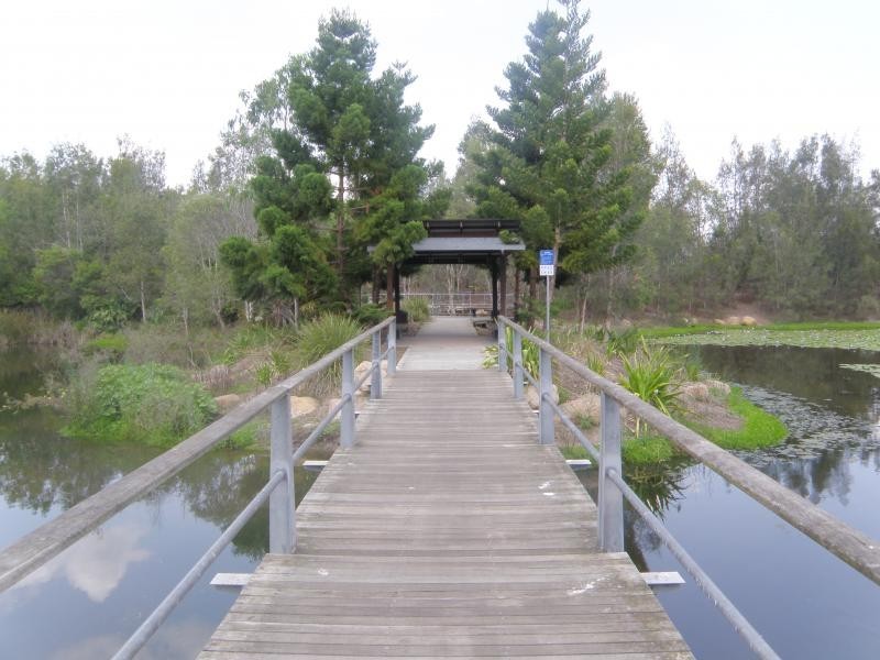 2 Brookeside Cr, Seventeen Mile Rocks QLD 4073