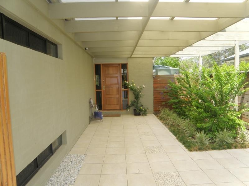 2 Brookeside Cr, Seventeen Mile Rocks QLD 4073
