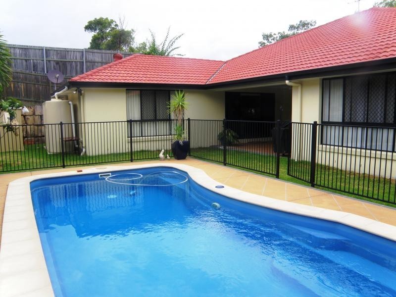 6 Flindersia Cr, Seventeen Mile Rocks QLD 4073