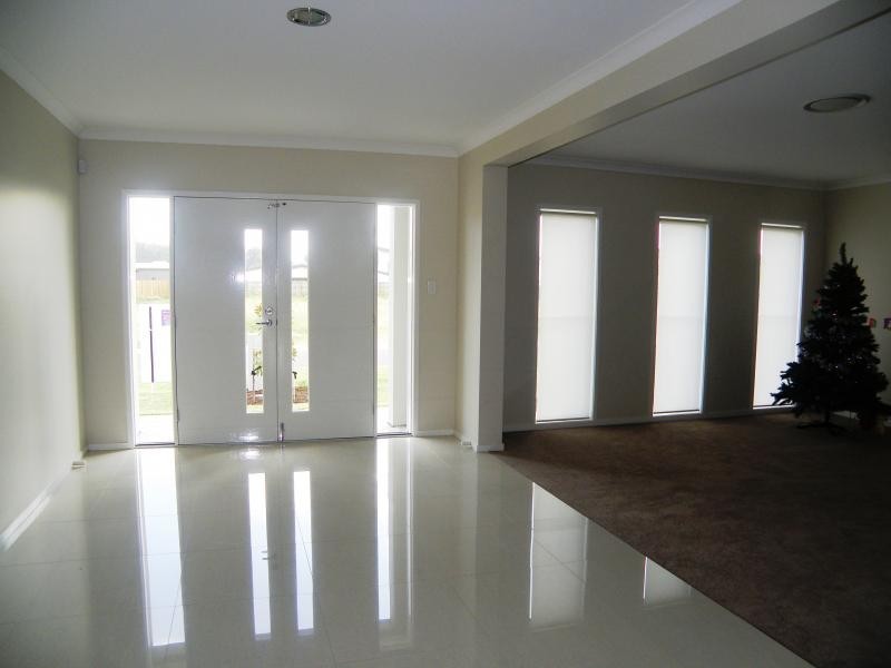 11 Palmer Pl, Sinnamon Park QLD 4073