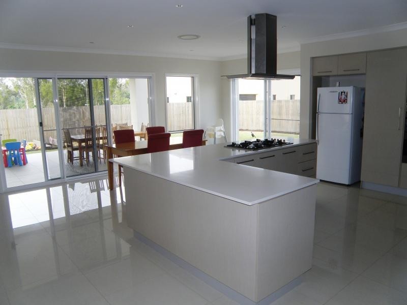 11 Palmer Pl, Sinnamon Park QLD 4073