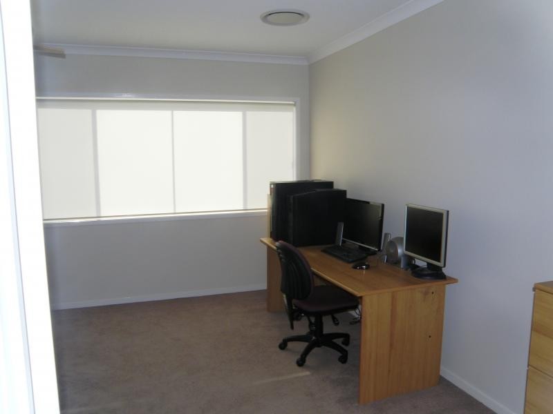 11 Palmer Pl, Sinnamon Park QLD 4073