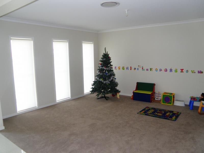 11 Palmer Pl, Sinnamon Park QLD 4073