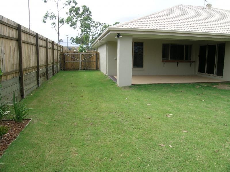 9 Chance Ct, Springfield Lakes QLD 4300