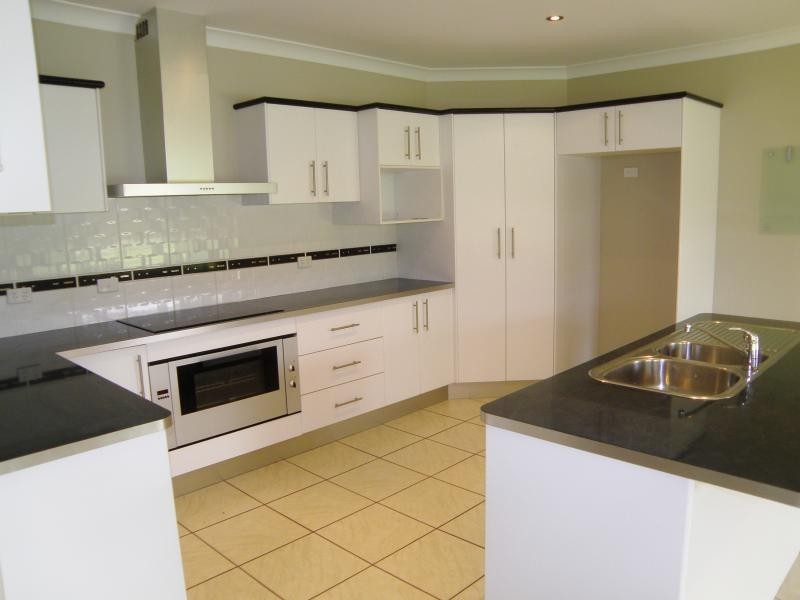 7 Zoe Pl, Moggill QLD 4070