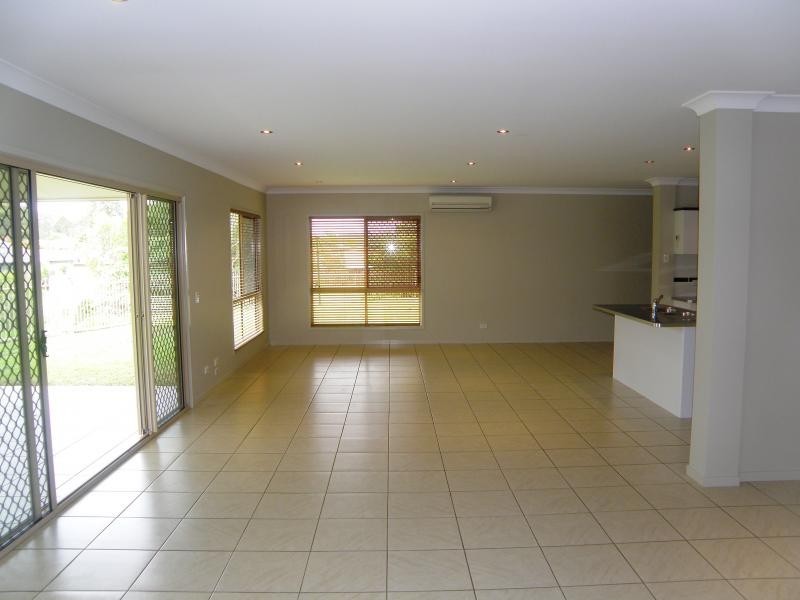 7 Zoe Pl, Moggill QLD 4070