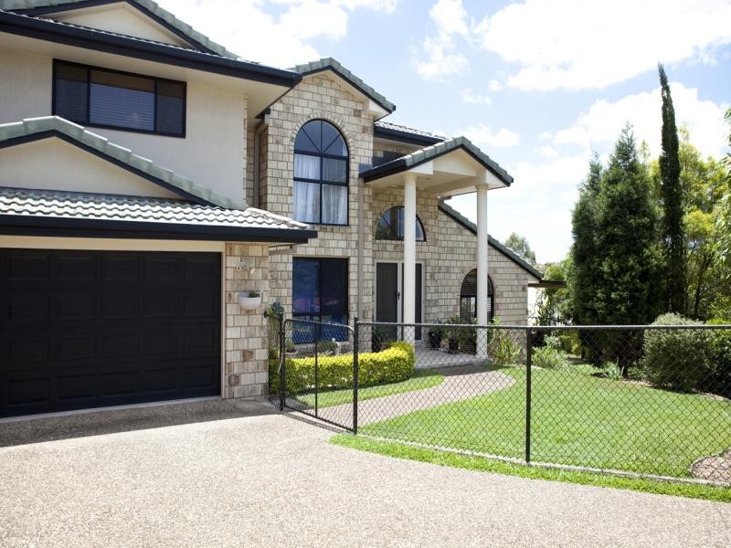 5 Natone Crt, Sinnamon Park QLD 4073