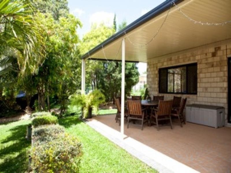 5 Natone Crt, Sinnamon Park QLD 4073