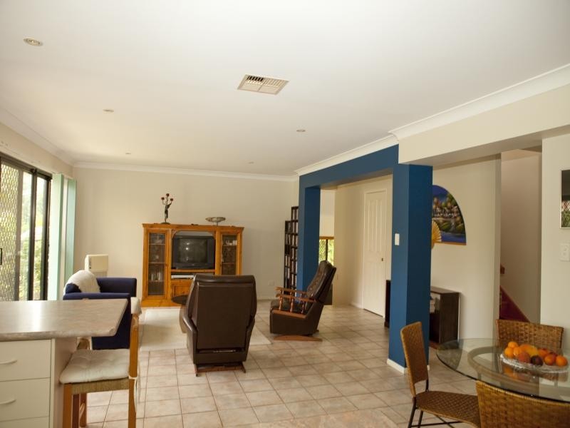 5 Natone Crt, Sinnamon Park QLD 4073