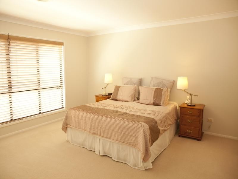 5 Natone Crt, Sinnamon Park QLD 4073