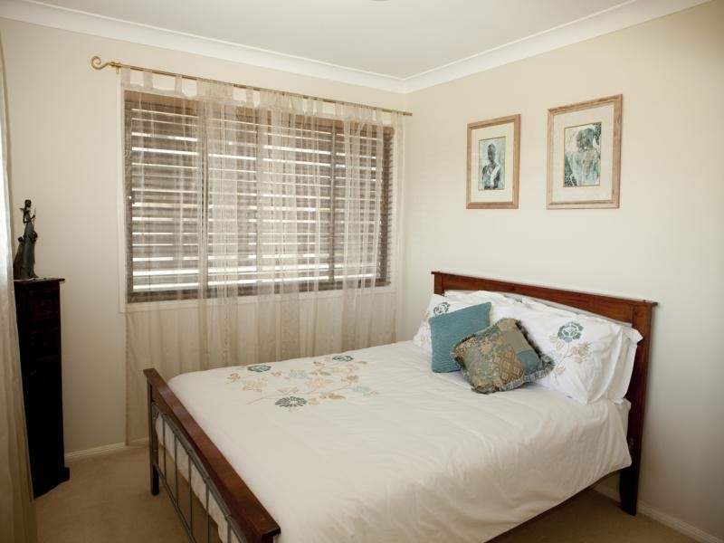 5 Natone Crt, Sinnamon Park QLD 4073