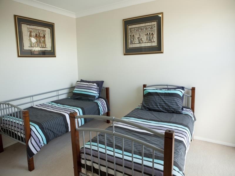 5 Natone Crt, Sinnamon Park QLD 4073