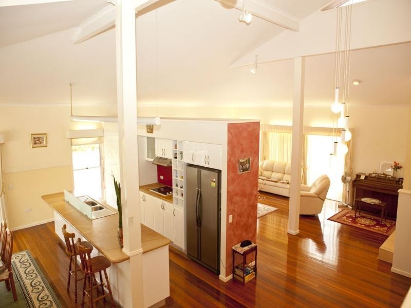 4 Moncrieff Crt, Mount Ommaney QLD 4074