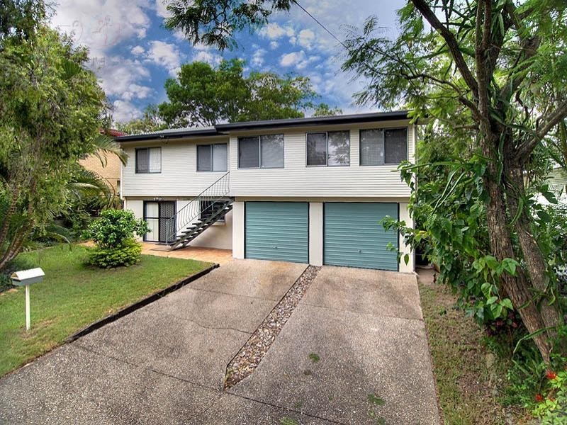 74 Brownie St, Jamboree Heights QLD 4074