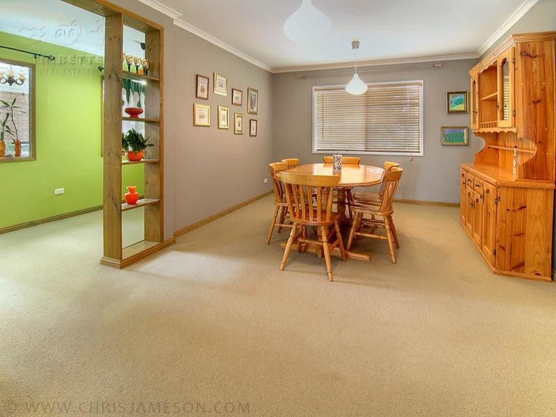 74 Brownie St, Jamboree Heights QLD 4074