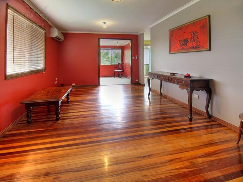 74 Brownie St, Jamboree Heights QLD 4074