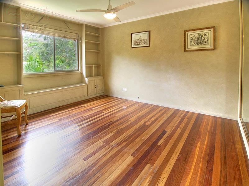 74 Brownie St, Jamboree Heights QLD 4074