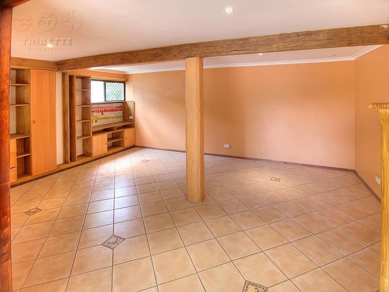 74 Brownie St, Jamboree Heights QLD 4074